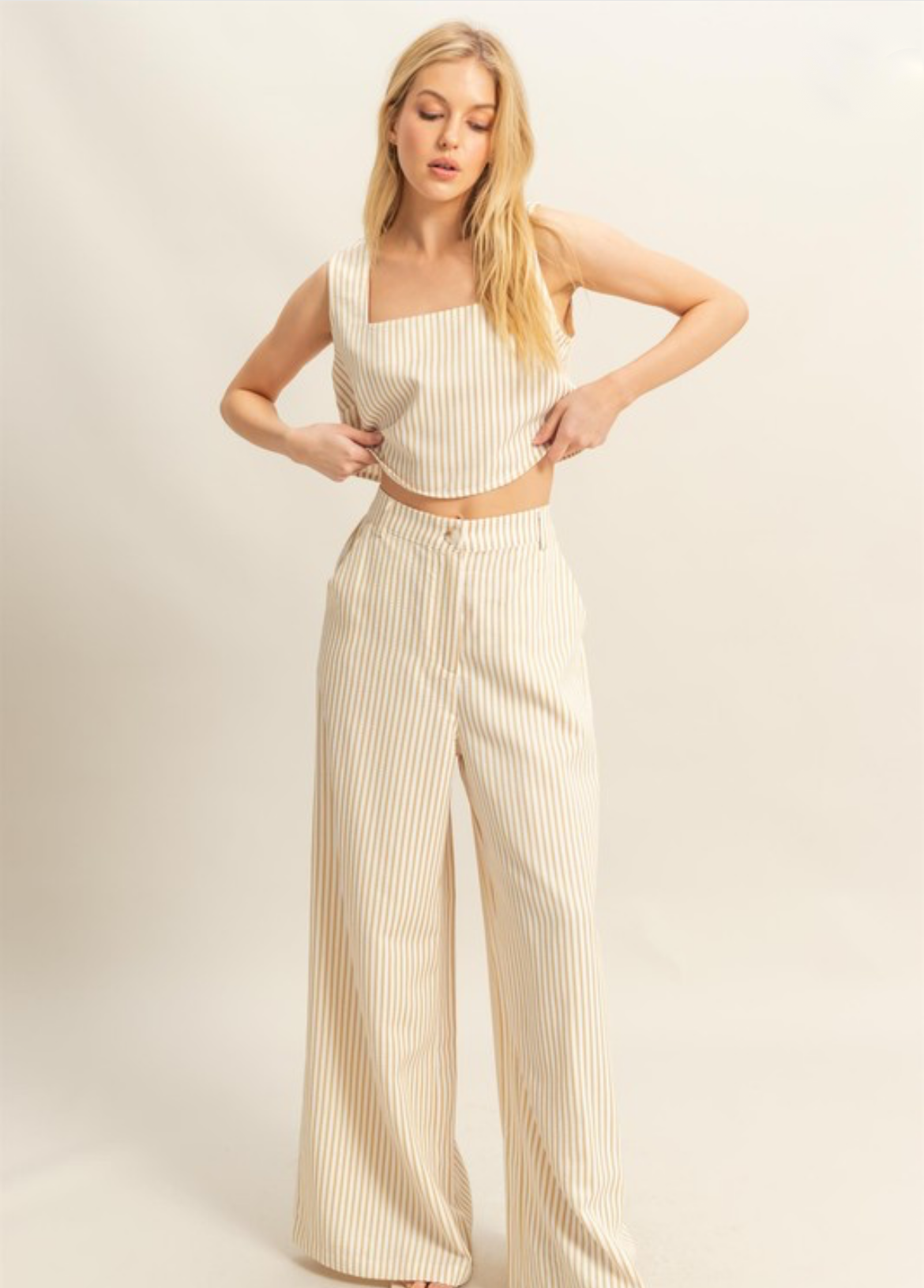 Lassy striped set in sand